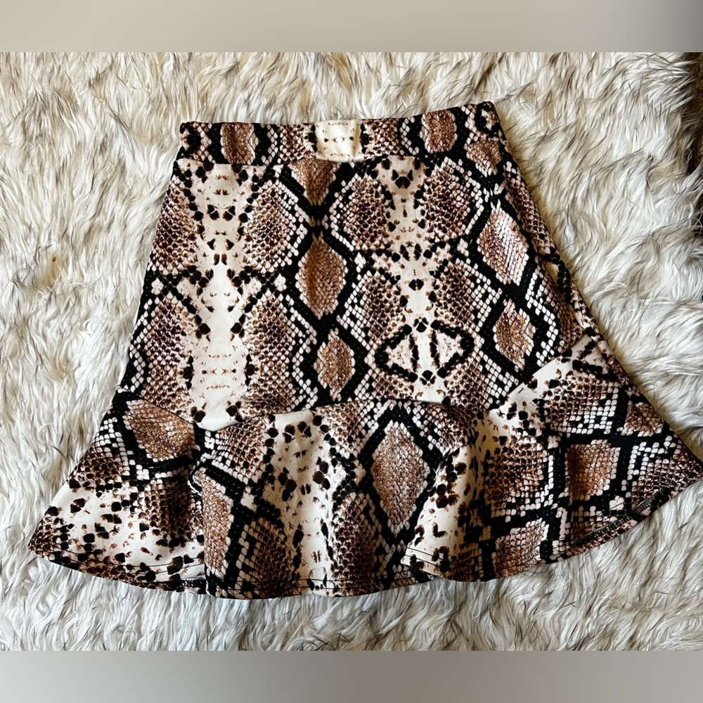 PrettyLittleThing Snakeskin skirt S